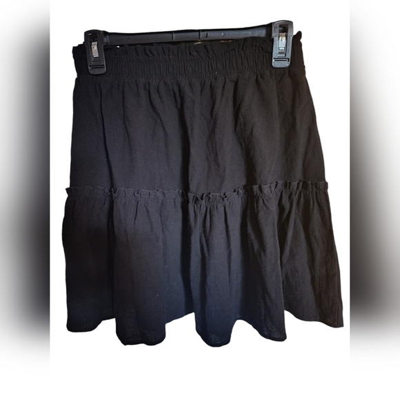 Fashion Collection Black Women's Mini Skirt Size Medium NWT - Picture 2 of 5